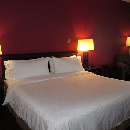 Holiday Inn Express Cloverdale - Greencastle By Ihg Bagian luar foto