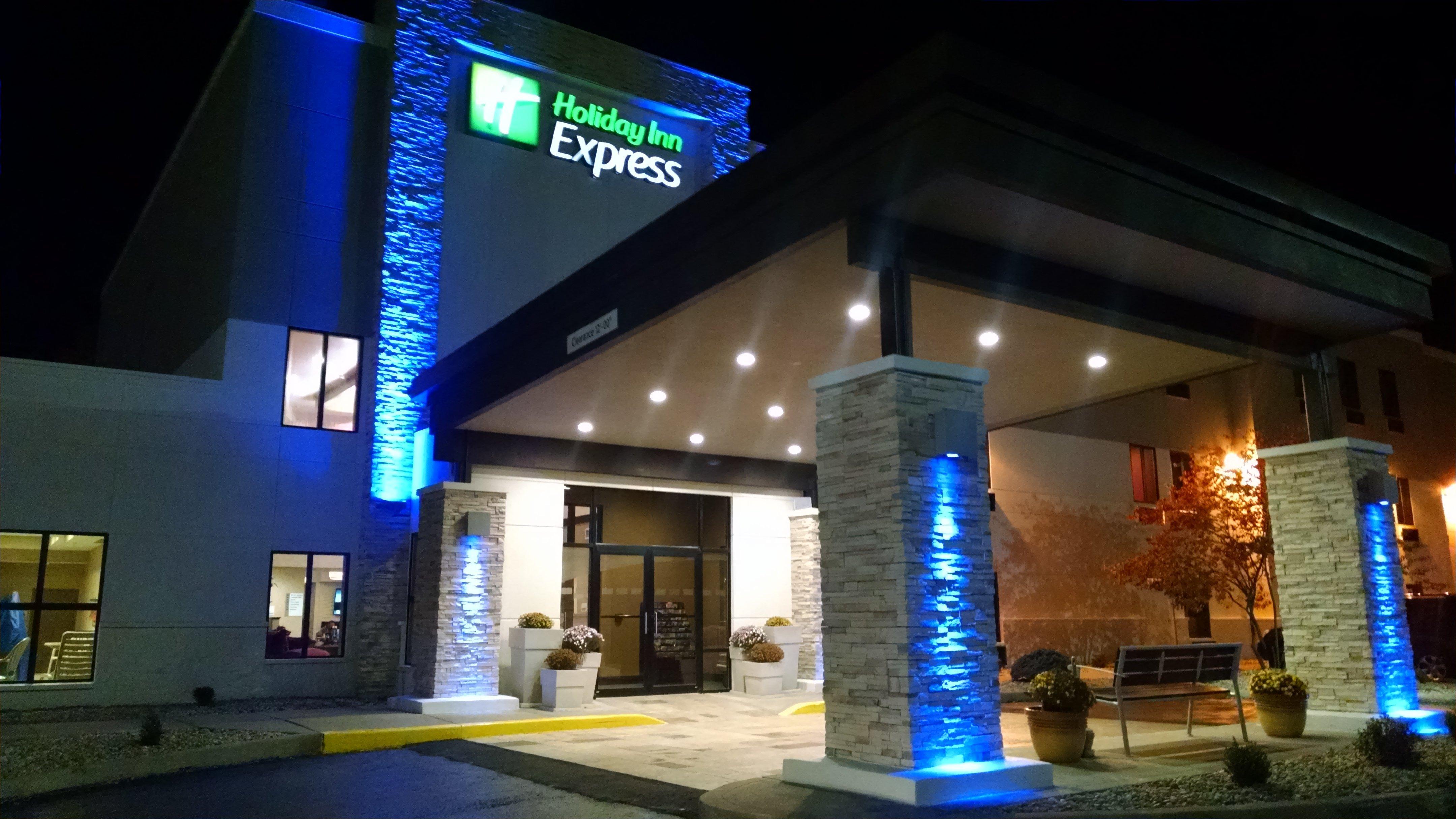 Holiday Inn Express Cloverdale - Greencastle By Ihg Bagian luar foto