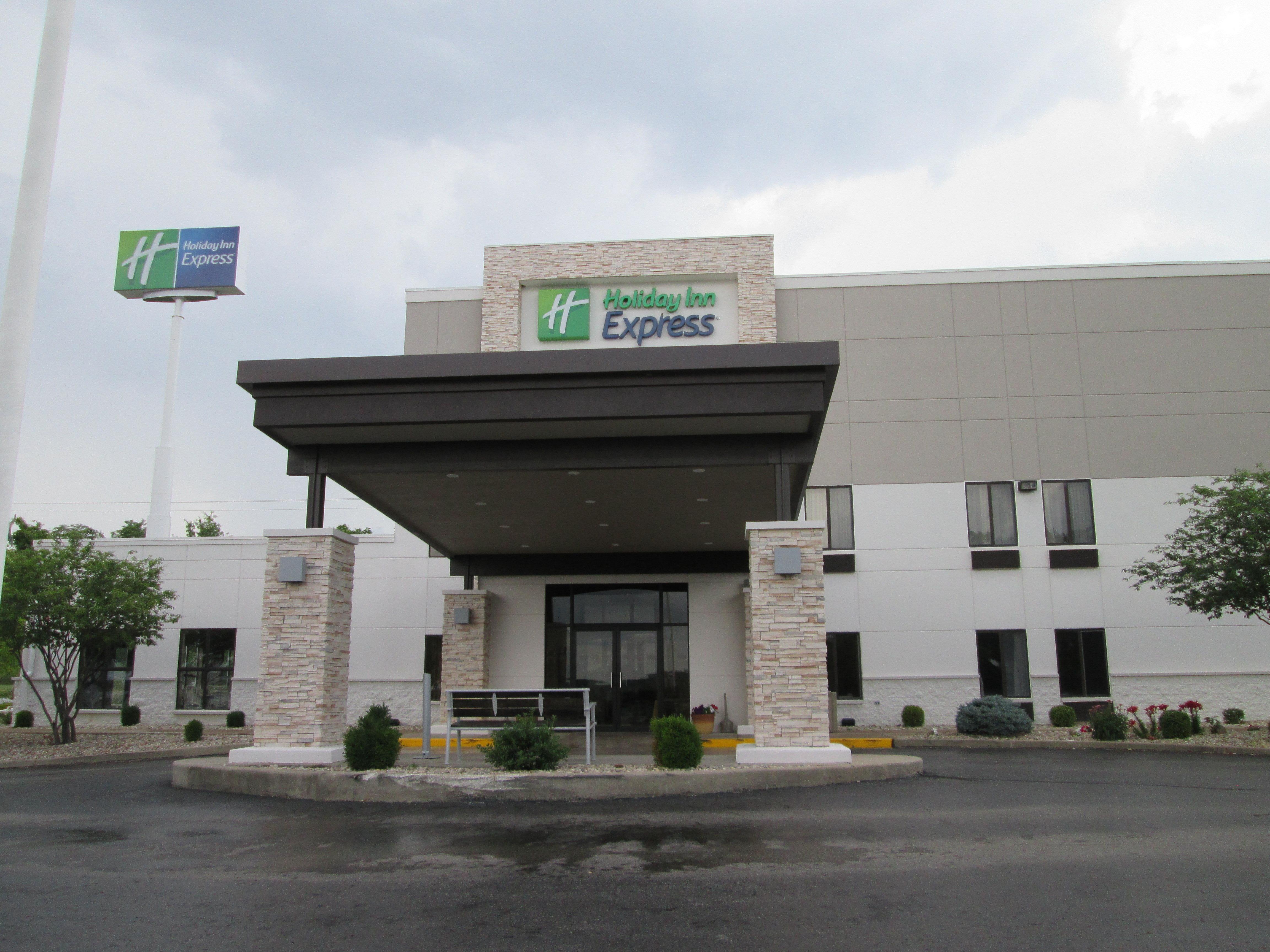 Holiday Inn Express Cloverdale - Greencastle By Ihg Bagian luar foto