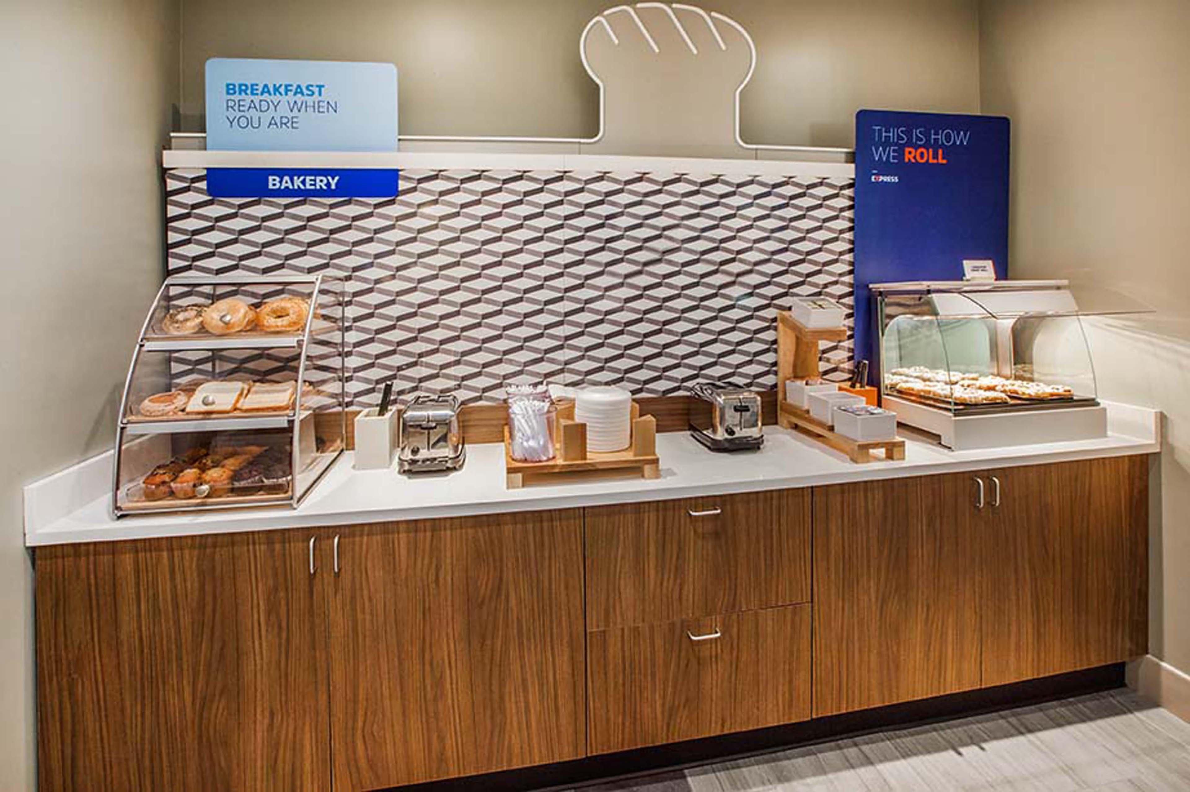 Holiday Inn Express Cloverdale - Greencastle By Ihg Bagian luar foto