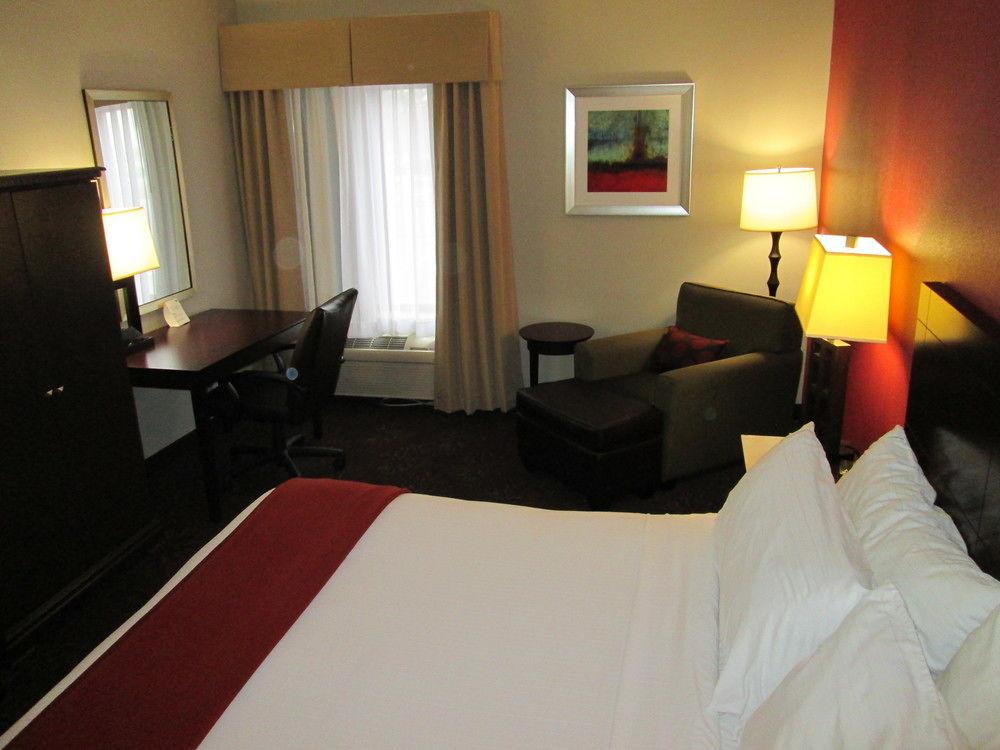 Holiday Inn Express Cloverdale - Greencastle By Ihg Bagian luar foto