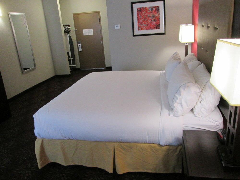 Holiday Inn Express Cloverdale - Greencastle By Ihg Bagian luar foto