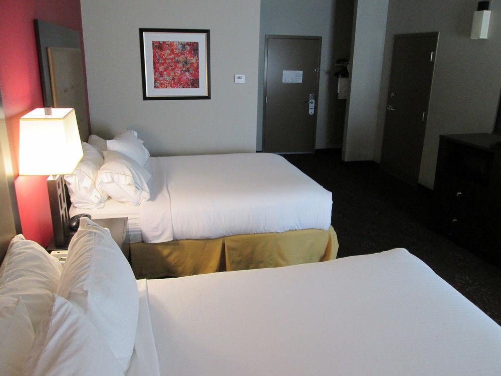 Holiday Inn Express Cloverdale - Greencastle By Ihg Bagian luar foto
