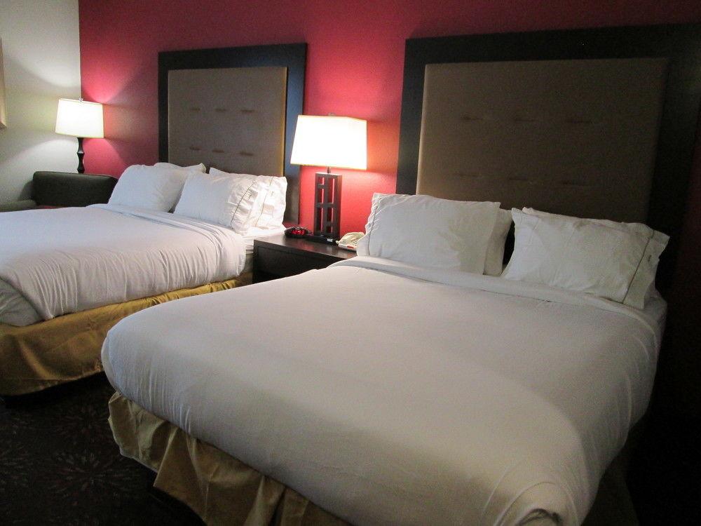 Holiday Inn Express Cloverdale - Greencastle By Ihg Bagian luar foto