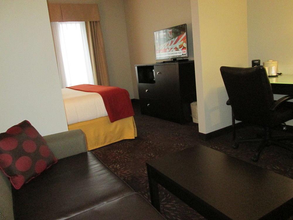 Holiday Inn Express Cloverdale - Greencastle By Ihg Bagian luar foto
