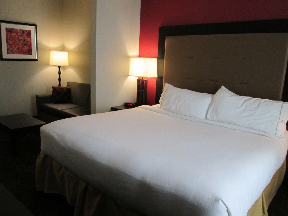 Holiday Inn Express Cloverdale - Greencastle By Ihg Bagian luar foto